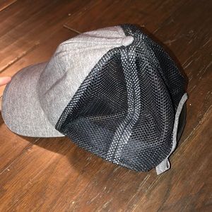 Lululemon hat, grey with black mesh